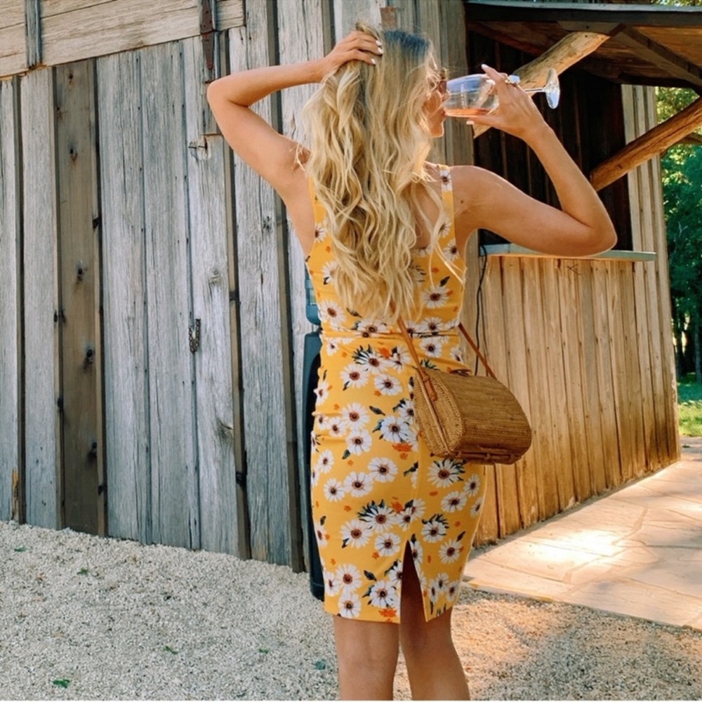 Zara Yellow Daisy Floral Dress | size small